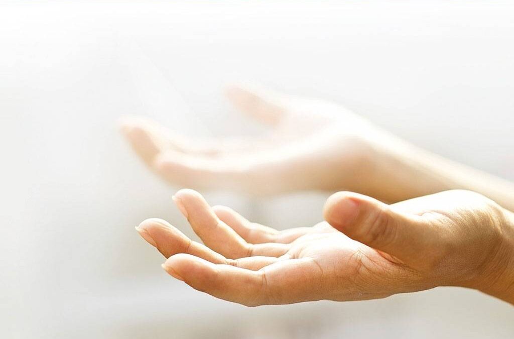 Hipnose com Levitação das Mãos